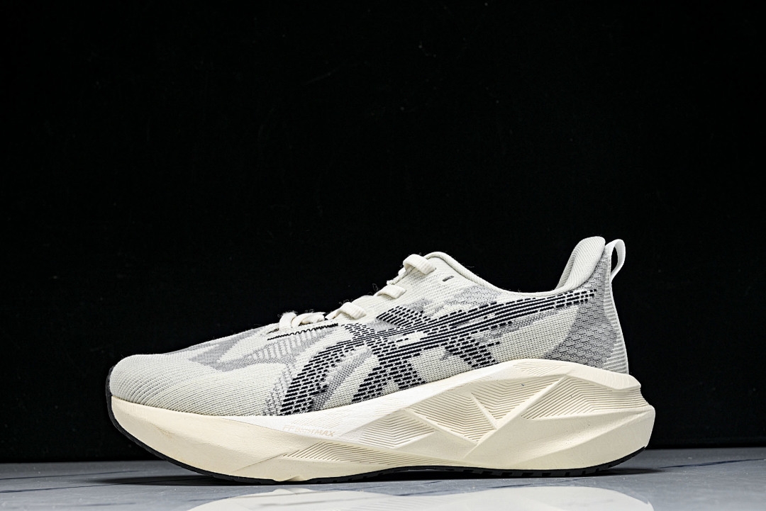 Asics Novablast 5